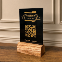 Pločica sa QR kodom crna sa zlatnom gravurom